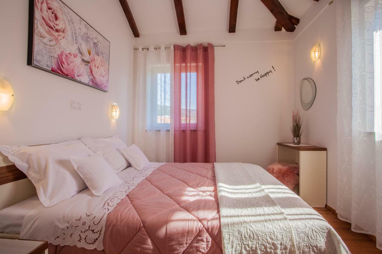 Apartman Madlen 茨雷斯 外观 照片