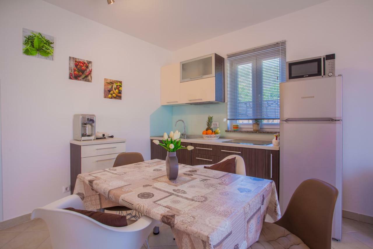 Apartman Madlen 茨雷斯 外观 照片